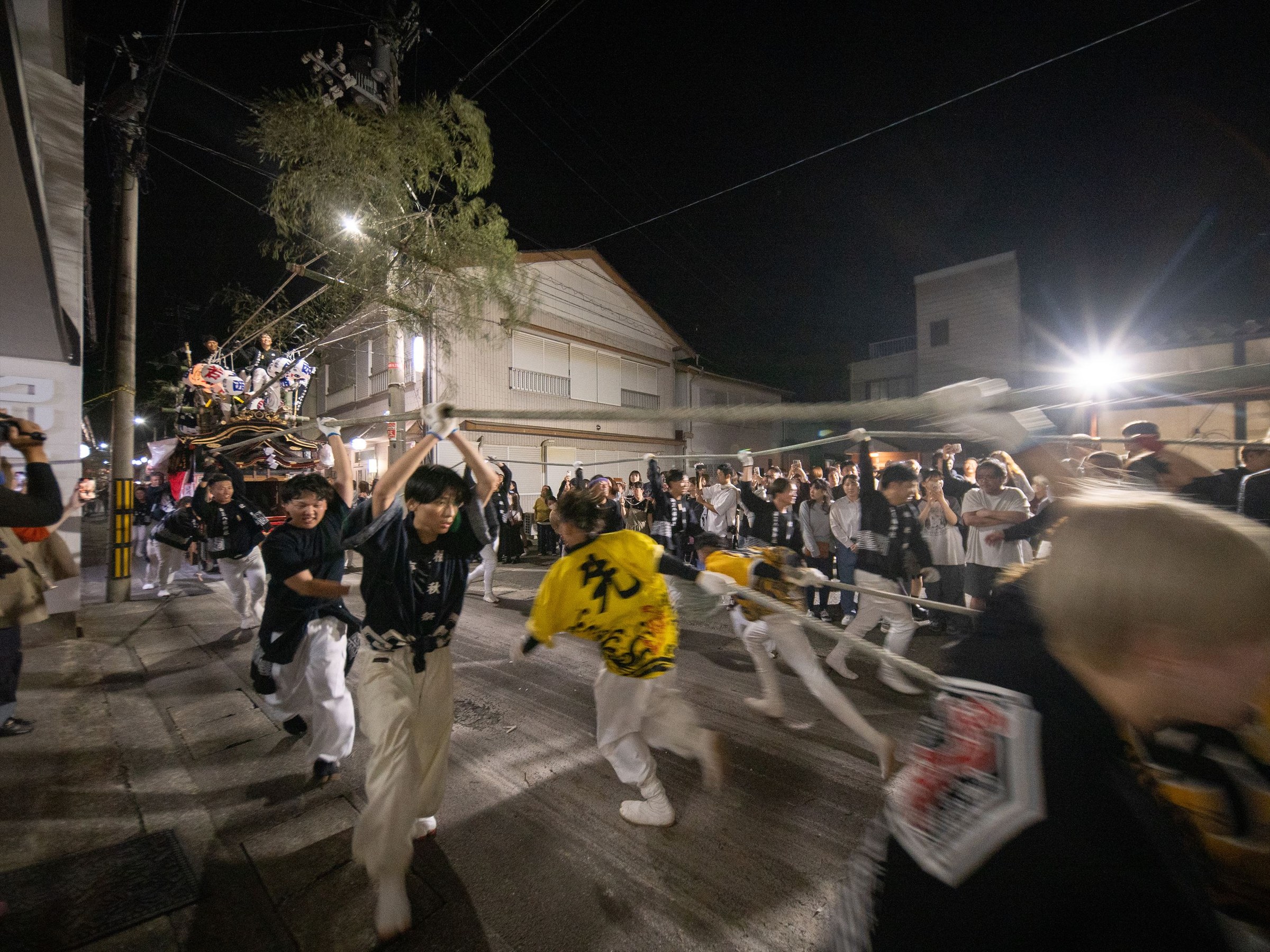 交差点を駆け抜ける
